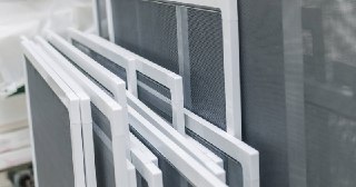 Москитные сетки на пластиковые окна Канск купить по цене от 926 руб.